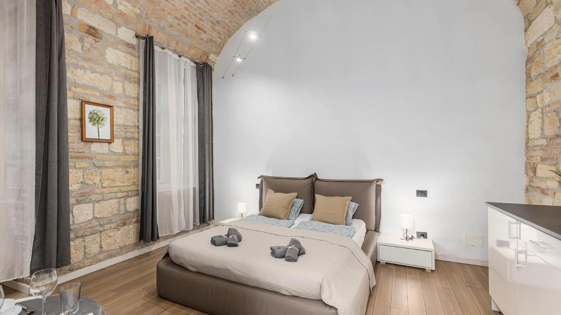 Elegant Studio Apartment In Central Budapest 0*,