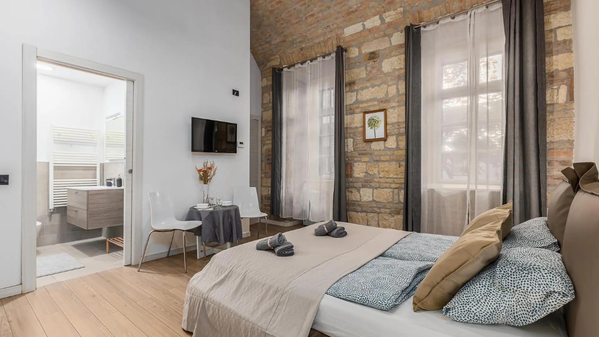 Elegant Studio Apartment In Central Budapest