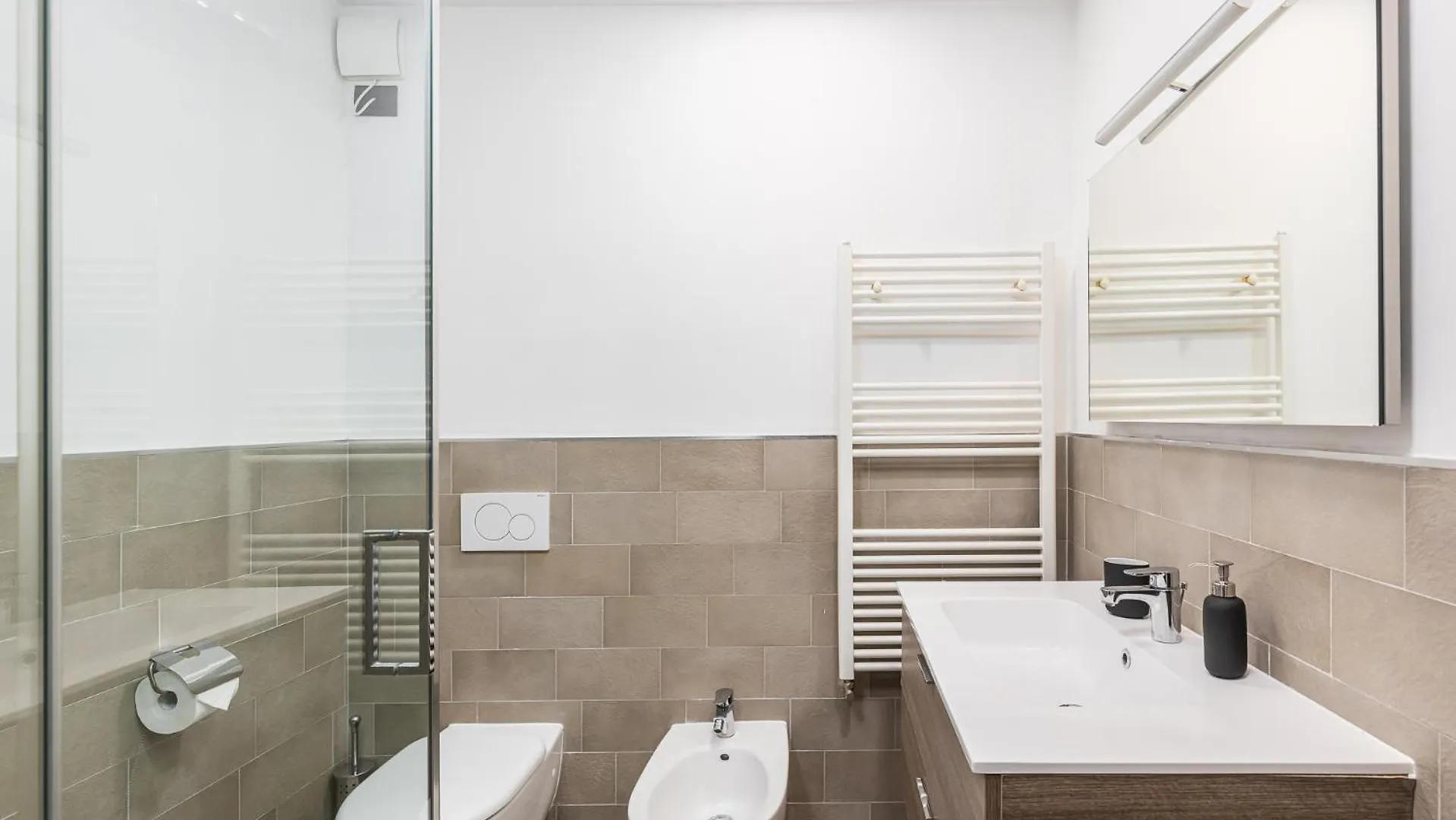 Elegant Studio Apartment In Central Budapest