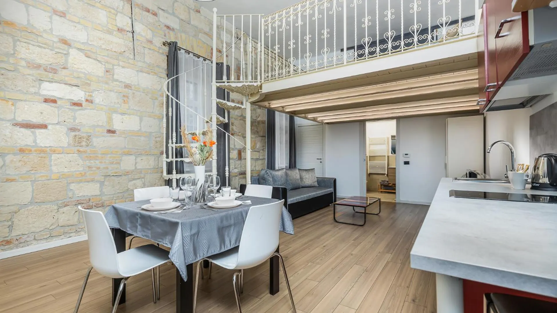 Elegant Studio Apartment In Central Budapest